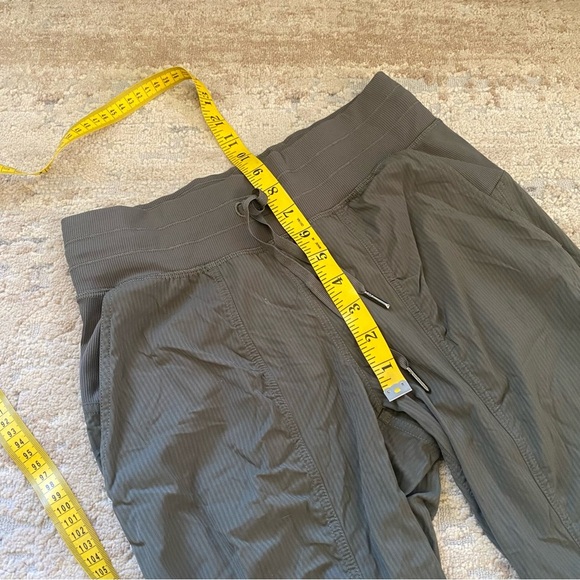 Lululemon Dance Studio Green Twill Joggers Pants Cuffed Tapered Leg Drawstring - Picture 7 of 10